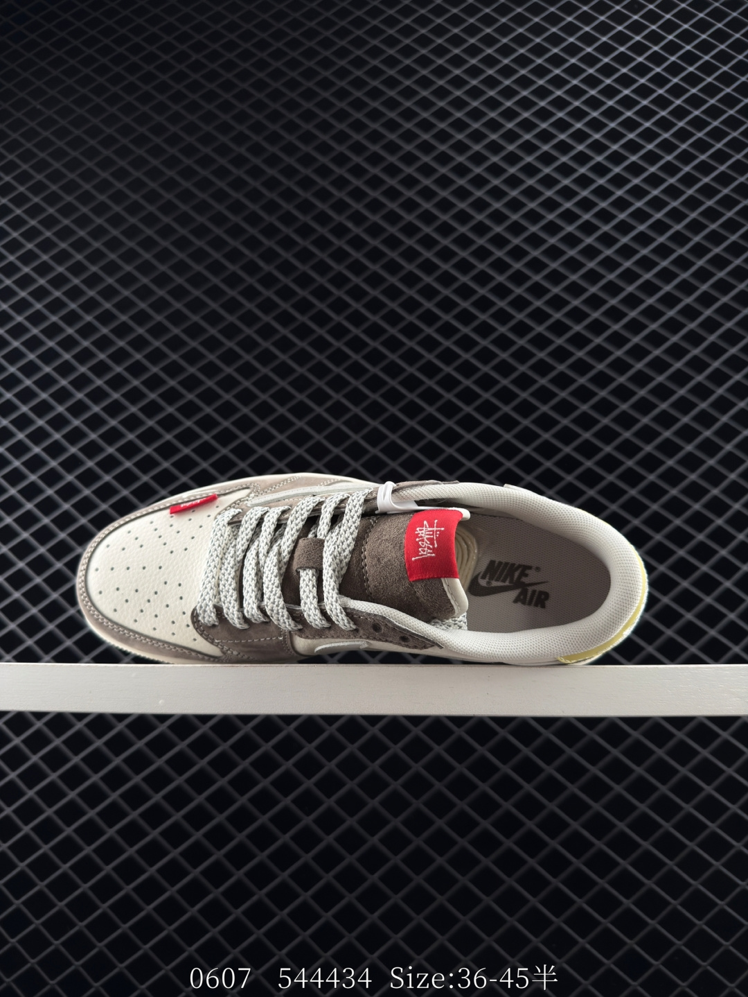 Travis Scott x Air Jordan 1 ” Reverse Mocha “